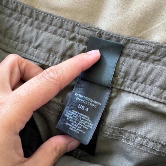 North Face Cargo Pants - Picture 11 of 12